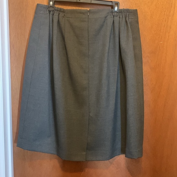 Lined Pencil Skirt with split - Picture 2 of 6
